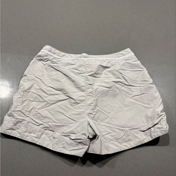 Vintage Women’s Grey Nike Shorts Hiking Running Swimming Size Medium 4” Inseam - Picture 2 of 4